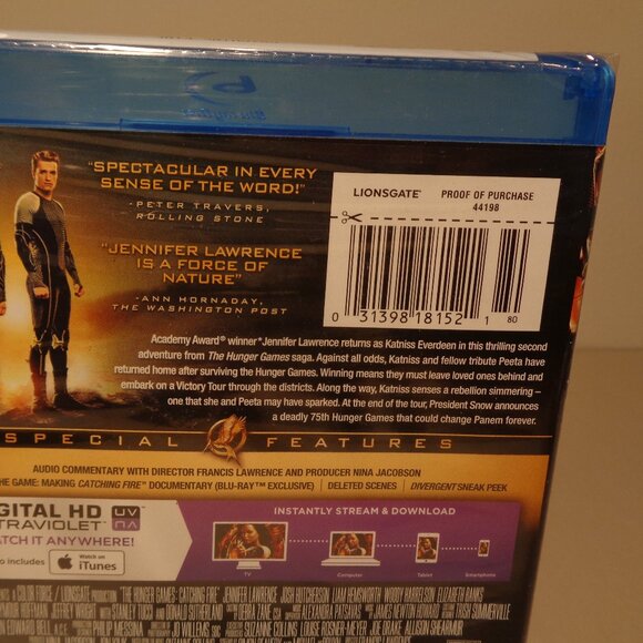HUNGER GAMES Catching Fire / New Blu-ray Disc + DVD  + Digital HD Ultraviolet - Picture 7 of 10